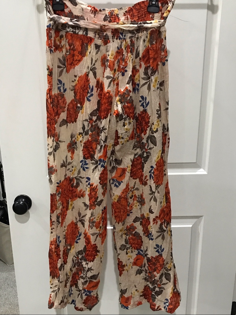 Mango Beige Wide-Leg Paperbag Pants with Orange Floral Motif - Picture 4 of 9